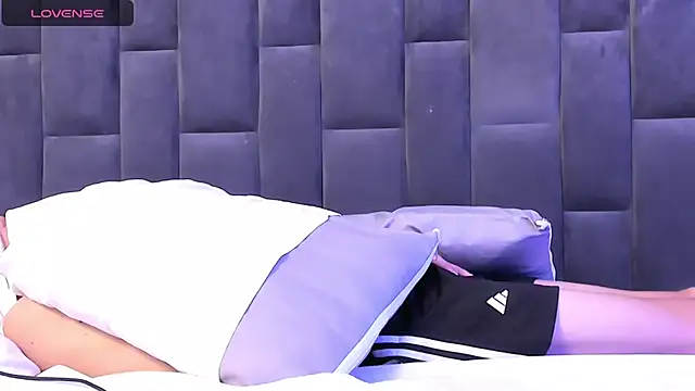 Jhonatan_Rouse live cam on StripChat