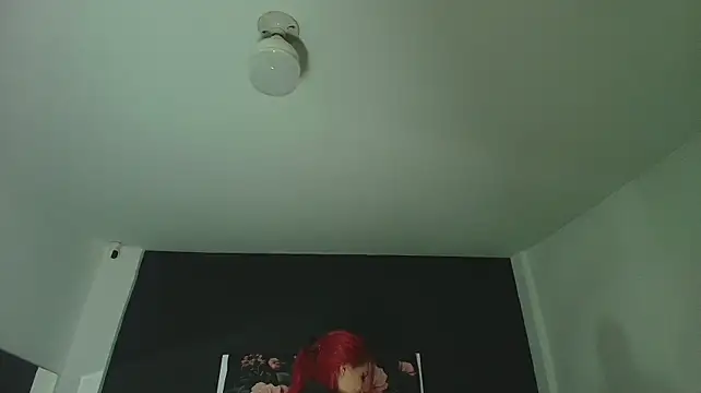 EvaaFoxxy1 live cam on StripChat