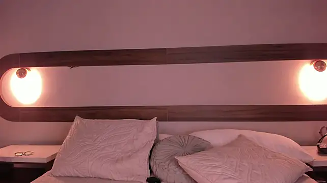 honey_sweet777_ (F teen) - Dancing + OIL