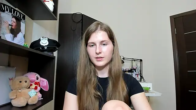 ohmyalice (F teen) - a little red secret❤️