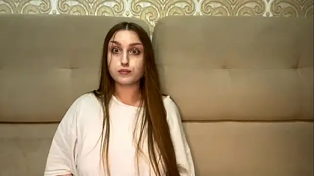 Adelehello live cam on StripChat