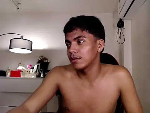 asianboyhunt (M young) - I am new here, please be kind & friendly