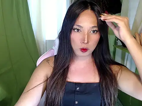 GodisAWomenxxx live cam on StripChat