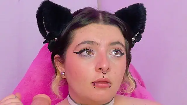 Sachi_Meow live cam on StripChat