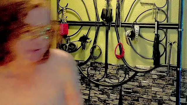 Scarlett_Switch live cam on StripChat