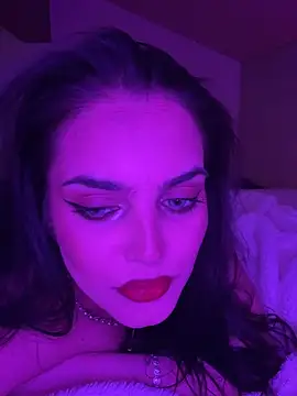 LunnaVey live cam on StripChat