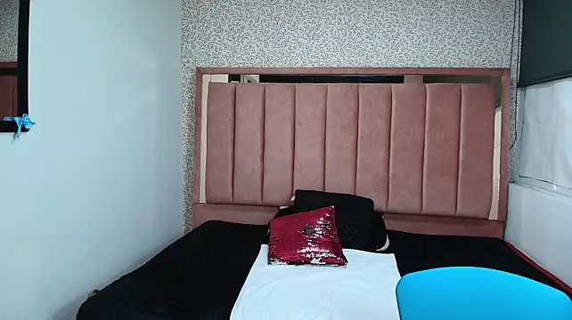 Megan__Hot___ live cam on StripChat