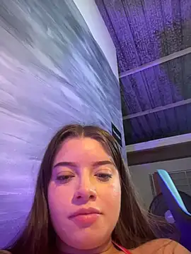 Lia_little18 live cam on StripChat