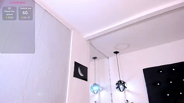 miss__yissell live cam on StripChat
