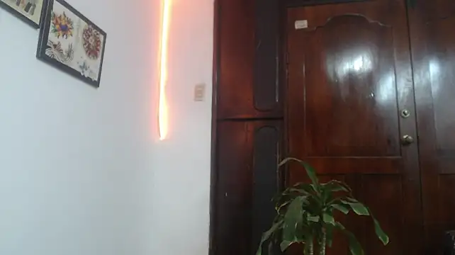 maturebutt live cam on StripChat
