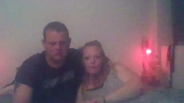 leontjuhh0262 live cam on StripChat