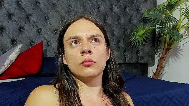 Miasinclare live cam on StripChat