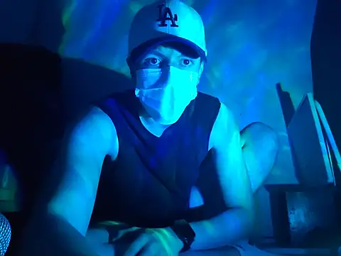 themaskedtwink live cam on StripChat