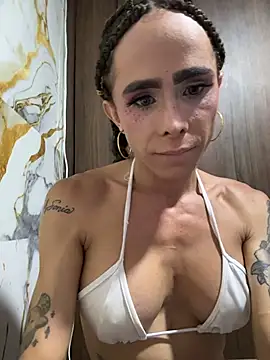 Live cam model Mydreams69 broadcasting live
