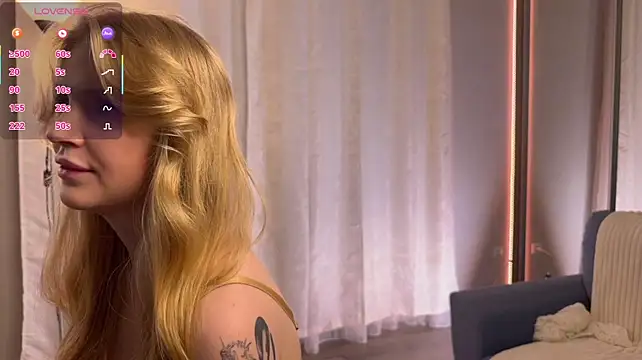 pestiyilinet live cam on StripChat