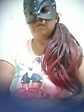 Saramilf36 live cam on StripChat