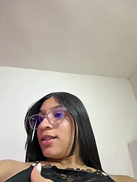 Danaeluxe live cam on StripChat