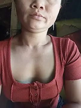 Tieuvy122 live cam on StripChat