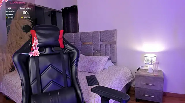 MelodyPrice live cam on StripChat