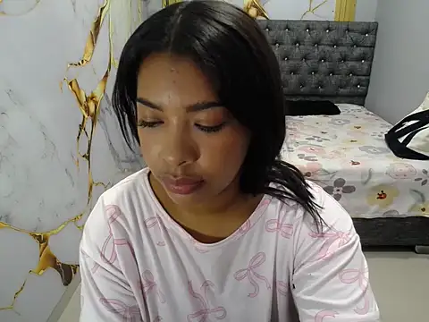 Yauxa_hot12 live cam on StripChat