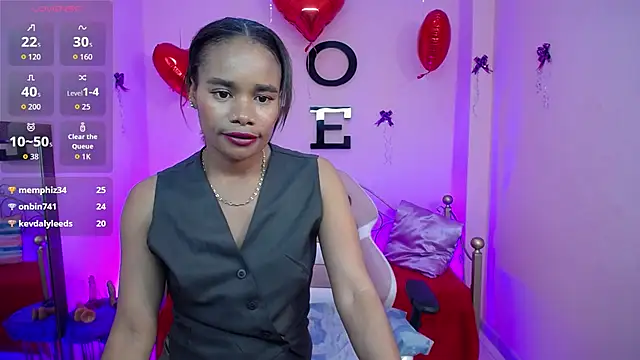 ingrid03_taffur live cam on StripChat