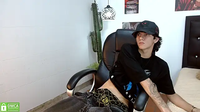 amethystshadow17 (M twink) - hard cock