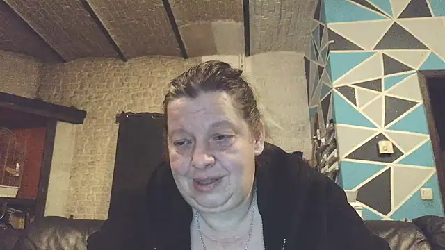 tigresse3 live cam on StripChat