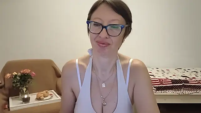 BellaRose_2020 live cam on StripChat