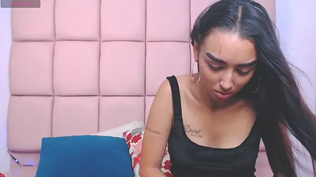 may_beautiful live cam on StripChat