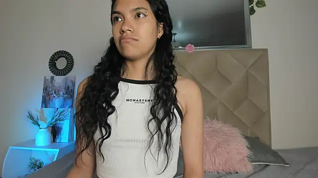 amarilis_lily (F teen) - Fuck my pussy, control toy 2 min