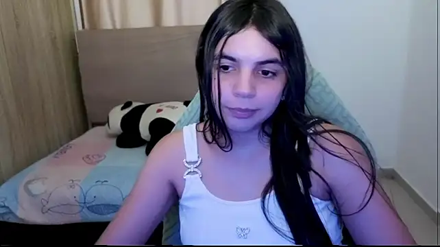 _elenna live cam on StripChat
