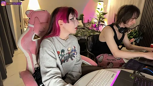 h3ntai_baby live cam on StripChat
