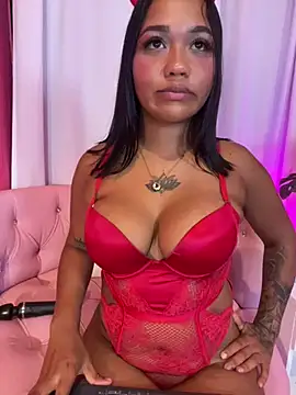 LeahRenner live cam on StripChat