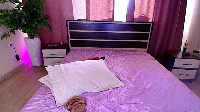 Yulianna_Smith live cam on StripChat
