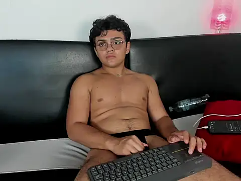 lucian_brand live cam on StripChat