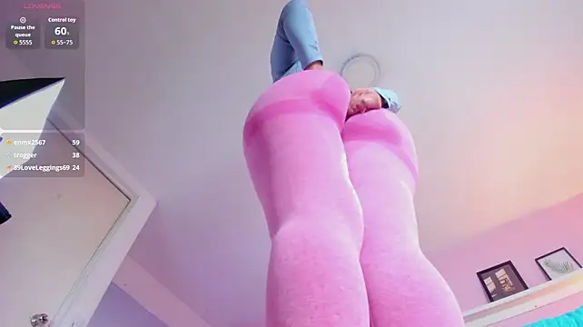 lucyybell live cam on StripChat