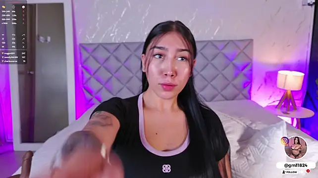 EmilyJonss_ live cam