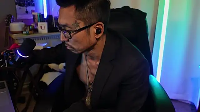 Ghost11_11 live cam on StripChat