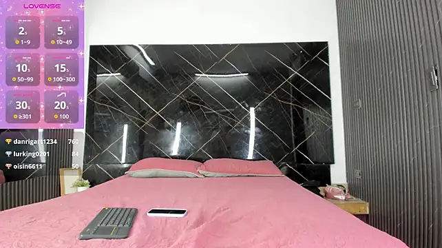 zoel-amber1 live cam on StripChat
