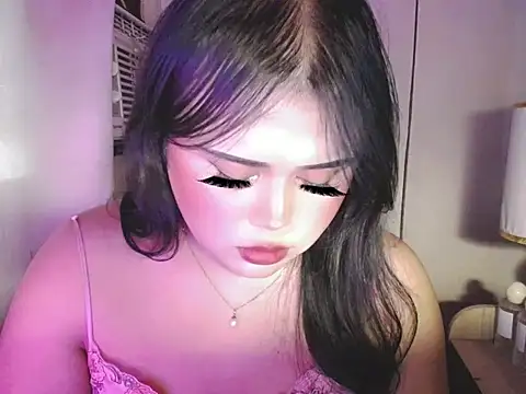 lovemaecock live cam on StripChat