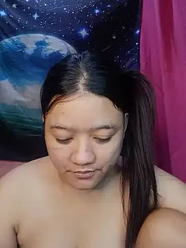 Urchanel live cam on StripChat