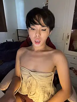 Plaxxxtique Live Webcam on Stripchat