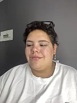 Hailey_Curvy live cam on StripChat