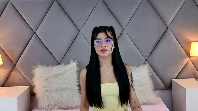 OliviaDiaz live cam on StripChat