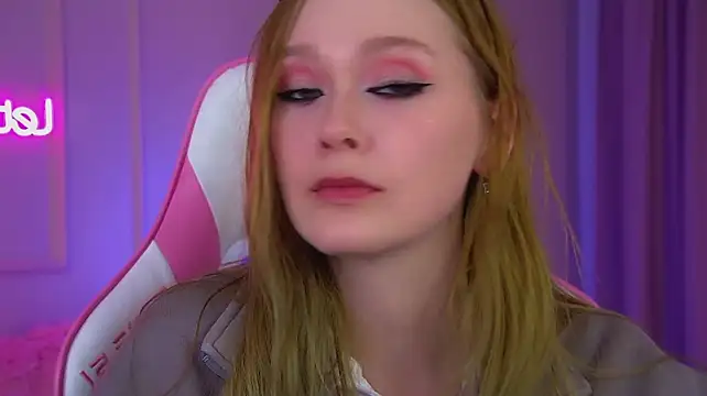 AgataFoxley live cam on StripChat