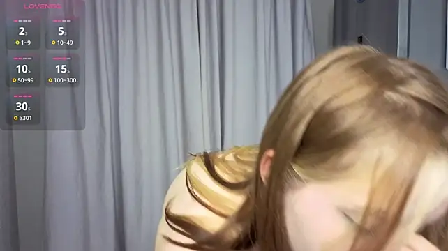 EvaaAnderson live cam on StripChat