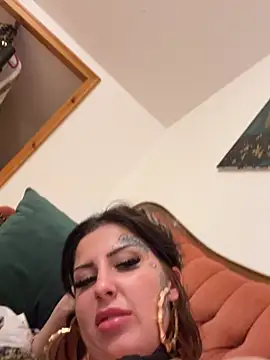 JeyJeyDiamond666 live cam on StripChat