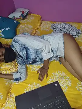 CrezyCouple live cam on StripChat
