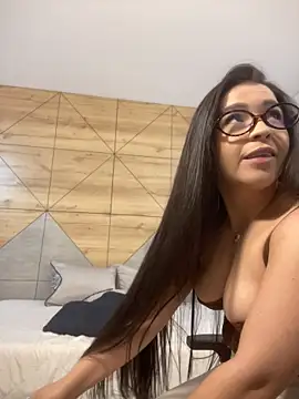 Maliiroouse live cam on StripChat
