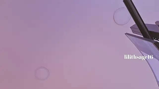 Lilith_Sage_ live cam on StripChat
